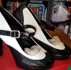 Pleaser pumps vintage retro heels 8M black white